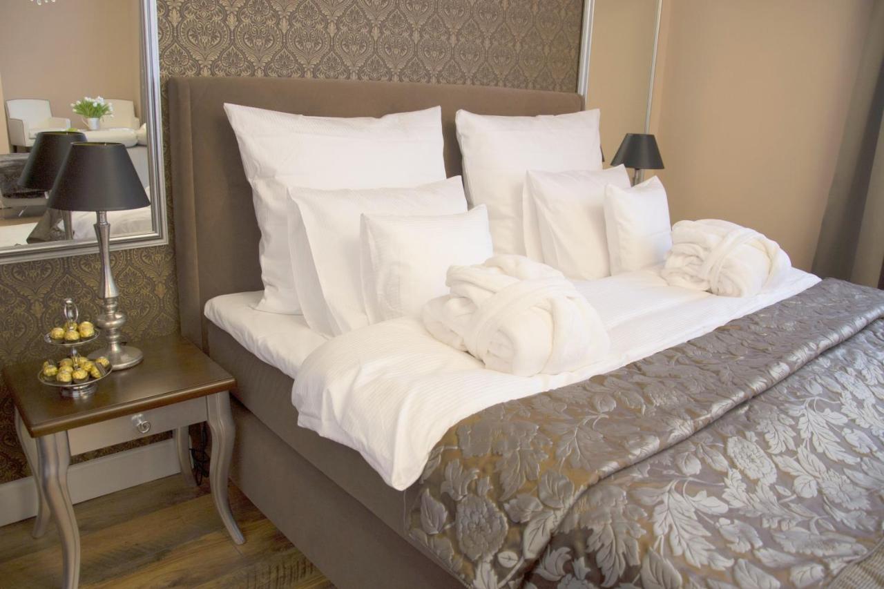 Standard Double Suite,1101822888:JPEG