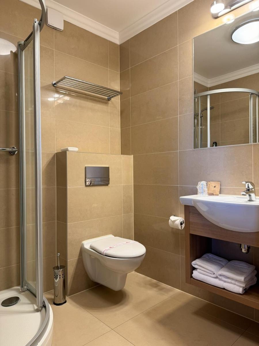 Double or Twin Room,1498831576:JPEG