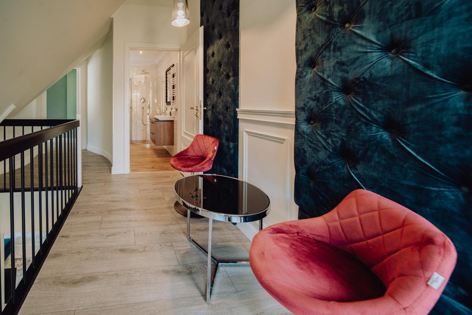 Penthouse Glamour Apartment with living room, two bedrooms and balcony,1518898588:JPEG