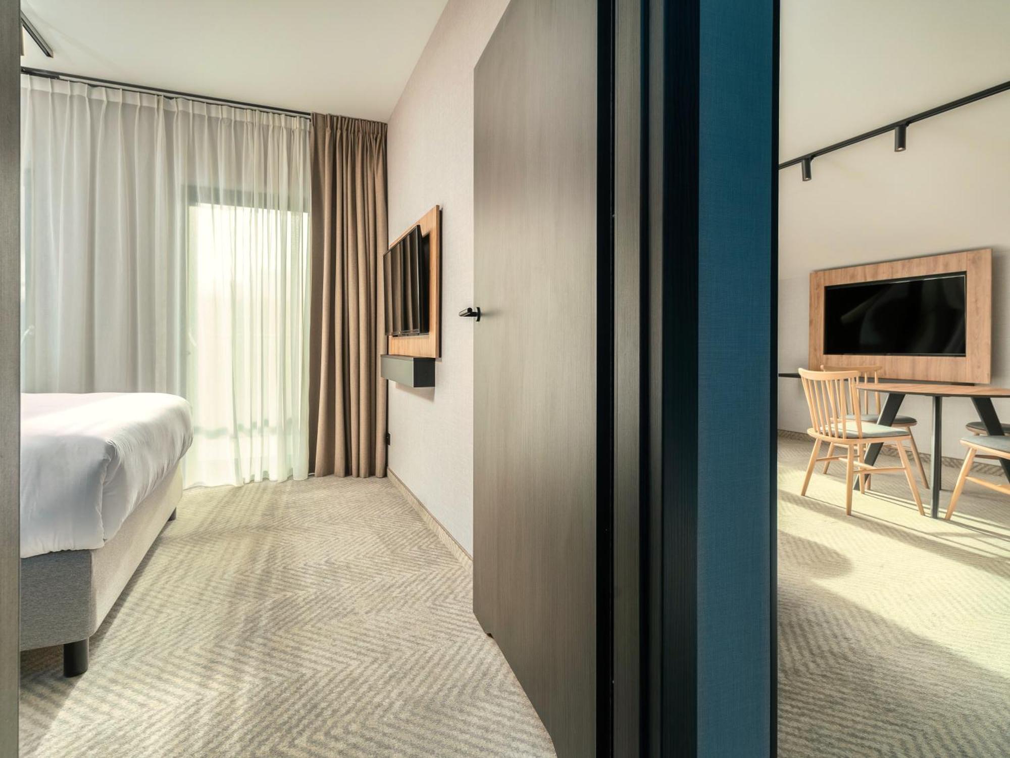 Premium Quadruple Room,1562344912:JPEG