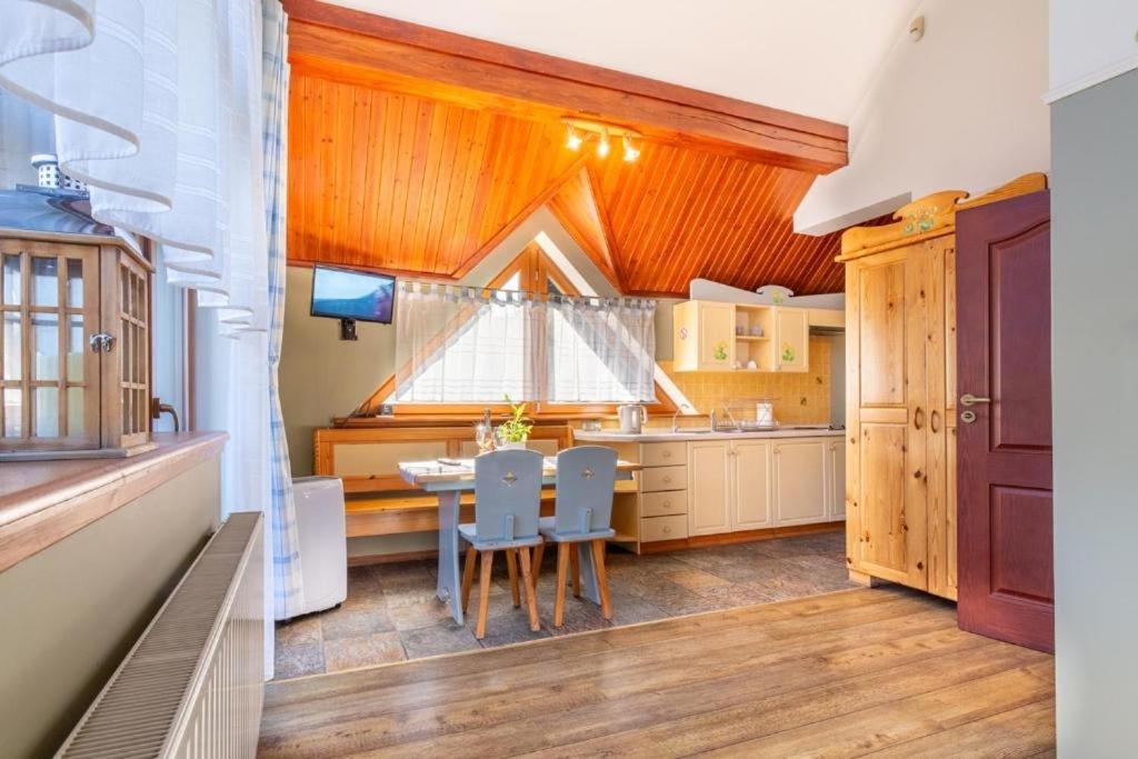 Double or Twin Studio,1660301197:JPEG