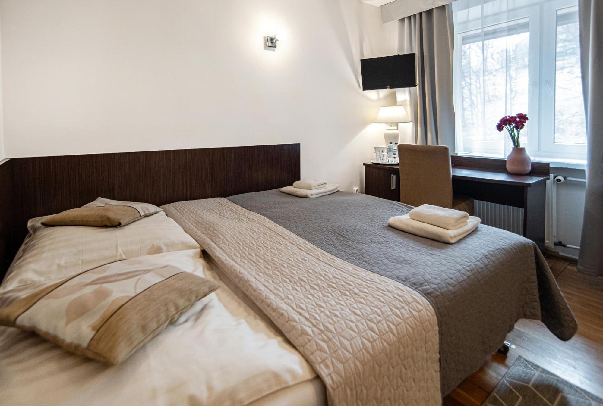 Economy Double Room,1668028702:JPEG