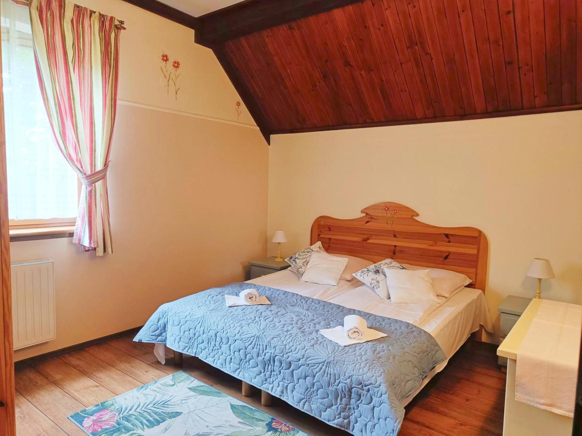 Apartment with Mountain View,1742769925:JPEG