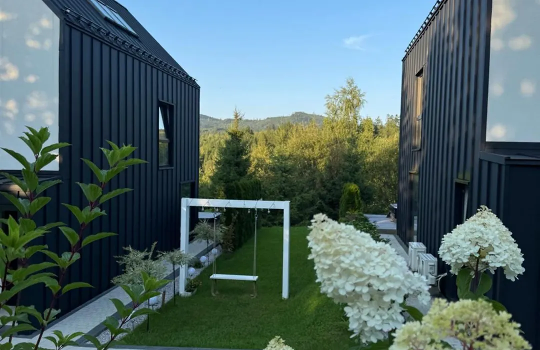 Black Diamonds Hill-1